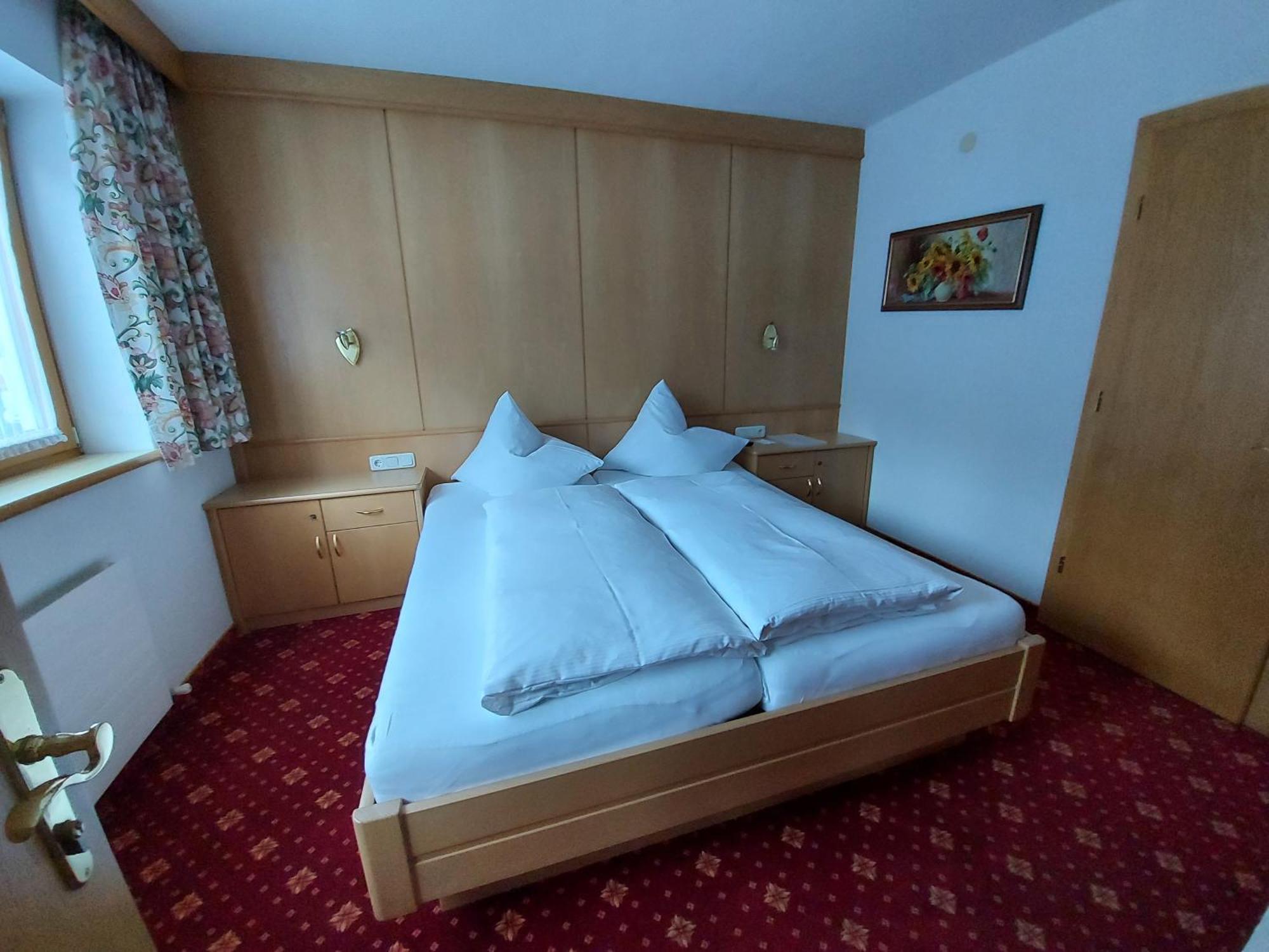 Haus Monika Und Haus Claudia Hotel Mayrhofen Ngoại thất bức ảnh