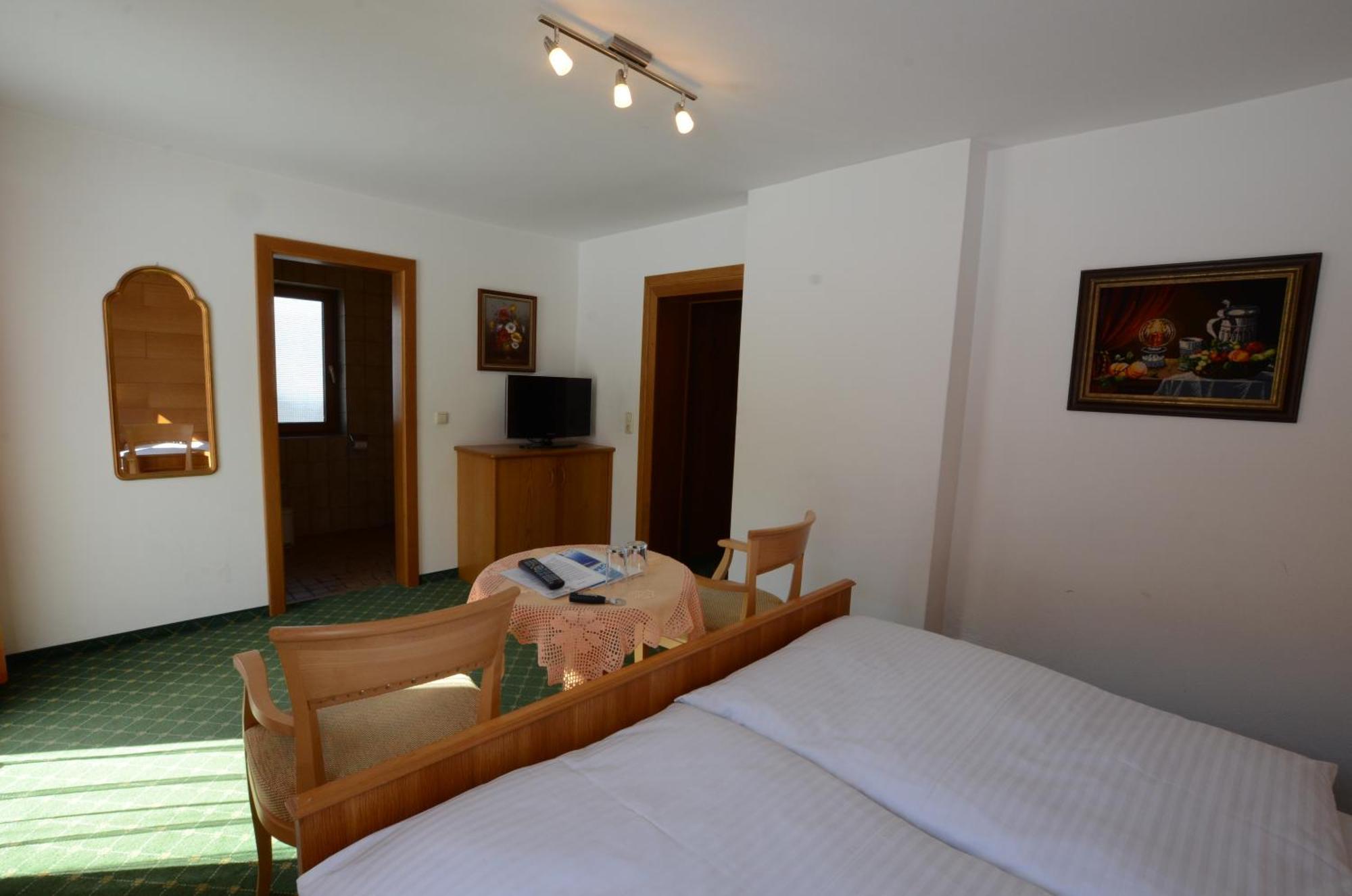 Haus Monika Und Haus Claudia Hotel Mayrhofen Ngoại thất bức ảnh
