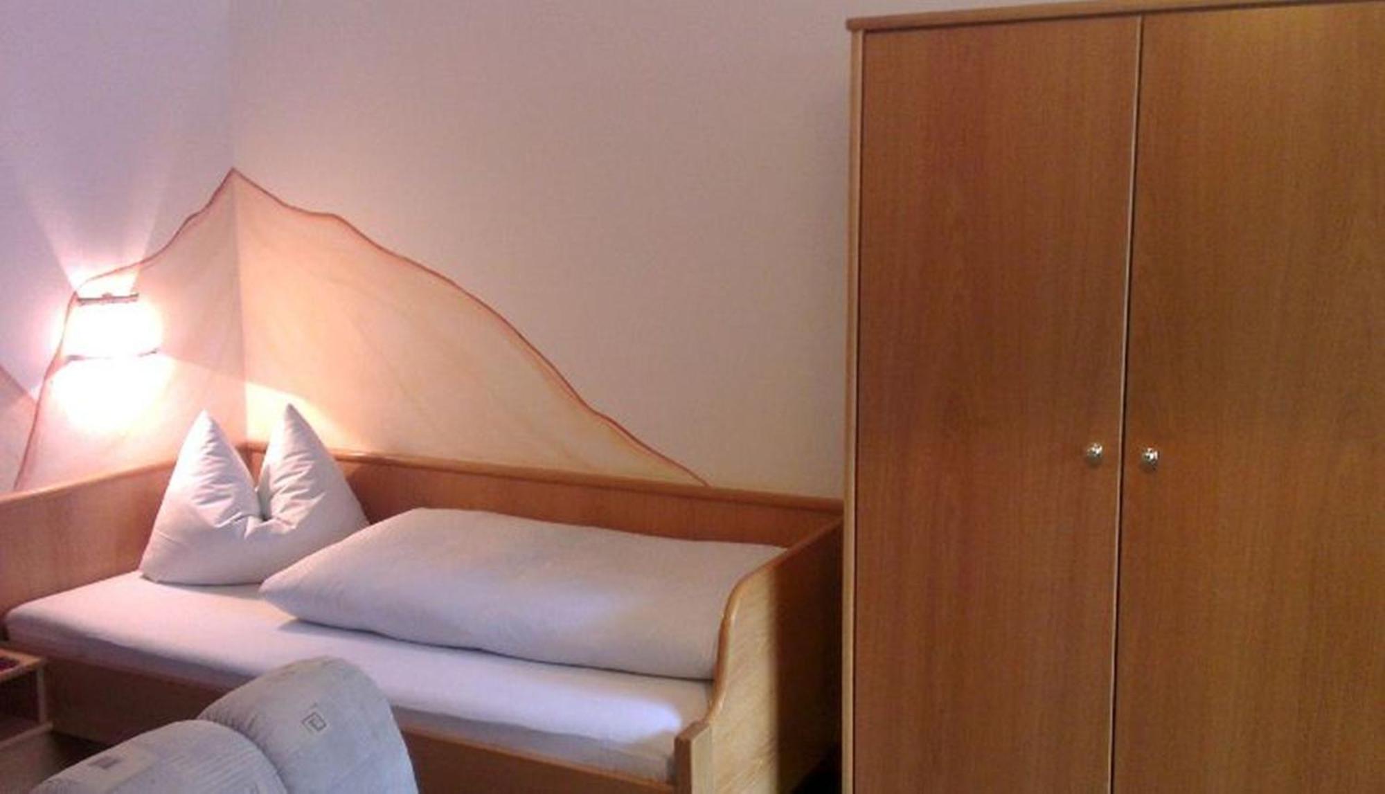 Haus Monika Und Haus Claudia Hotel Mayrhofen Phòng bức ảnh